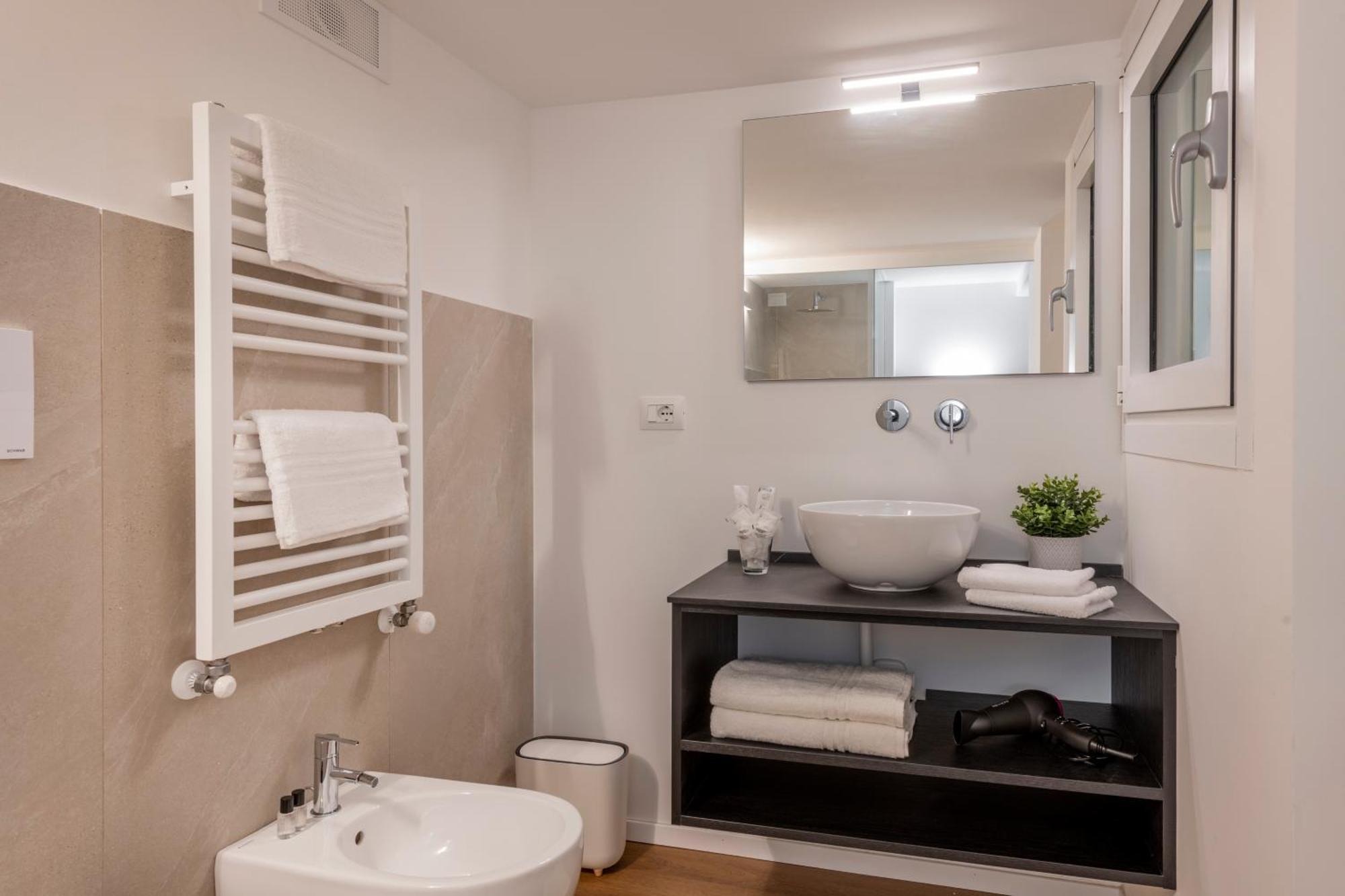 Bnbutler - Inbrera Suites - Giulianova, 1 Mailand Exterior foto