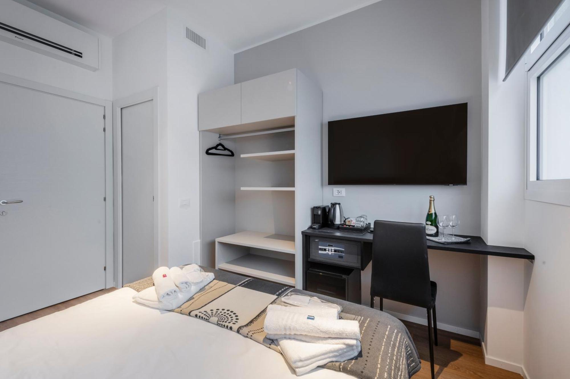 Bnbutler - Inbrera Suites - Giulianova, 1 Mailand Exterior foto